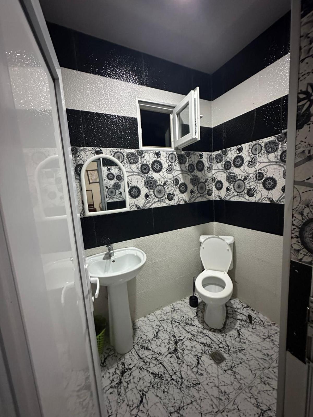 Guest House "Sulo" Kobuleti Cameră foto